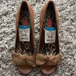 Betsey Johnson Tan Bow Peep-Toe Heels
